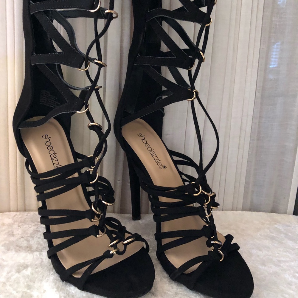 Shoe dazzle Lace Up Black Roman Heels 7